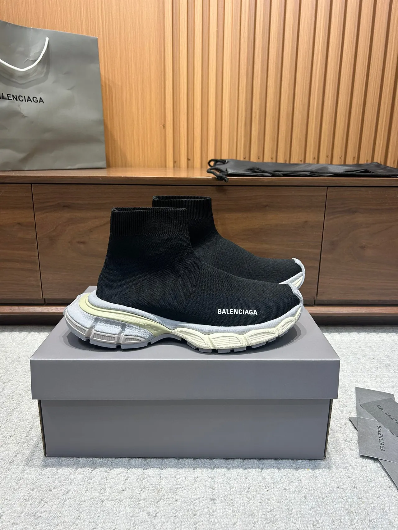 Balenciaga Speed Trainer zapatillas negras y crema de suela gruesa 8