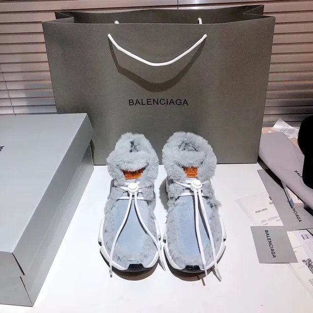 Balenciaga Speed Trainer Chaussures chunky bleu clair gris fausse fourrure 9