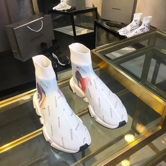 Balenciaga Speed Trainer baskets lifestyle blancs et noirs à impression de logo 3