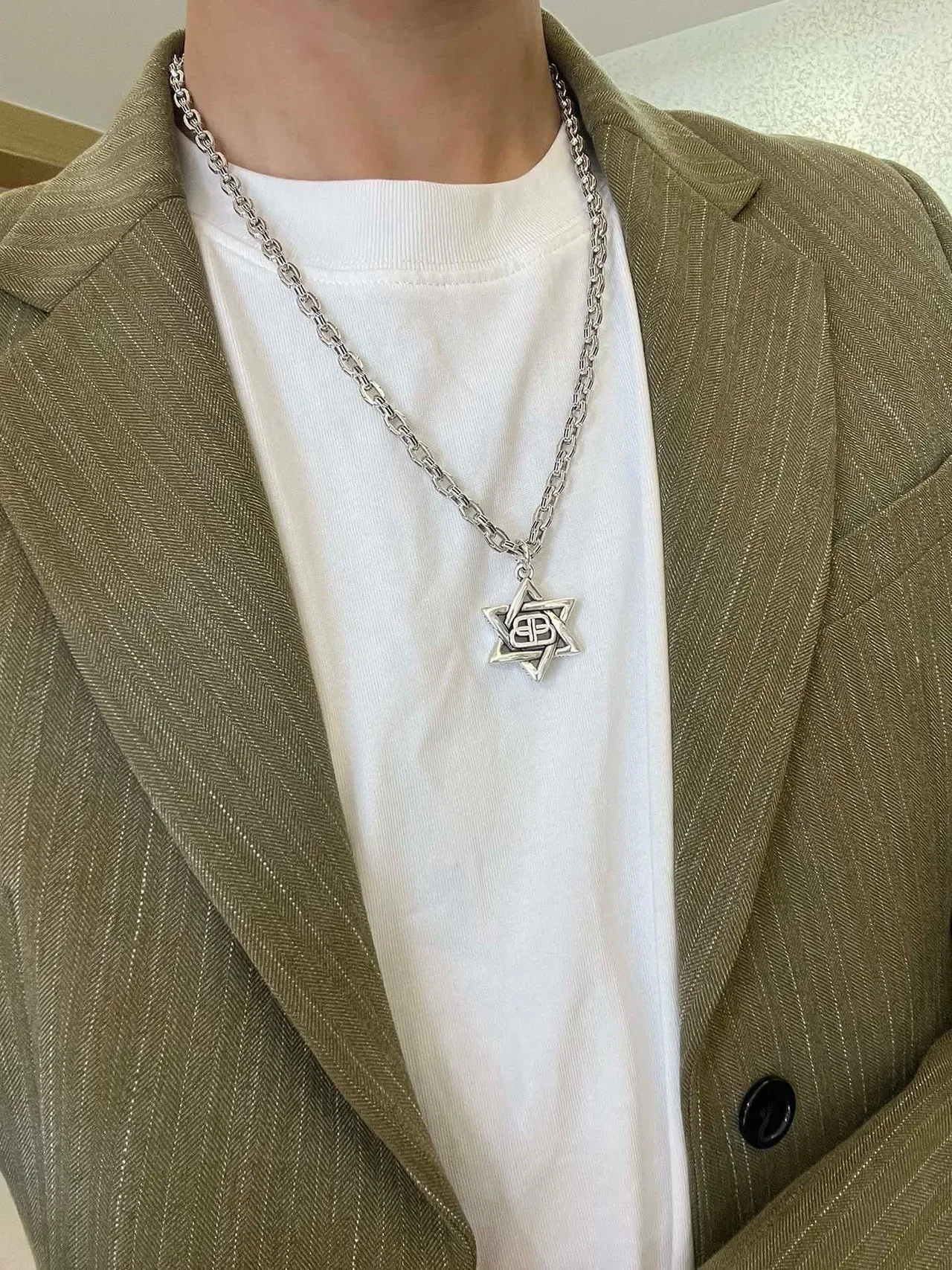 Balenciaga قلادة نجمية فضية أسود سلسلة كيرب 2
