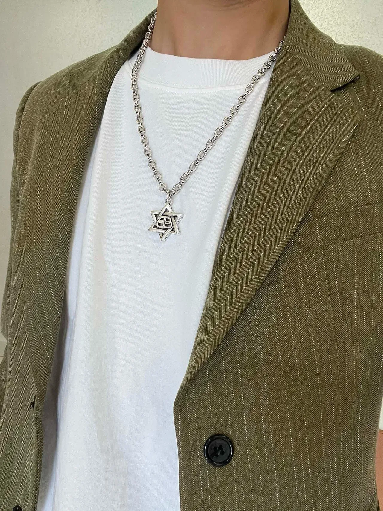 Balenciaga قلادة نجمية فضية أسود سلسلة كيرب 5