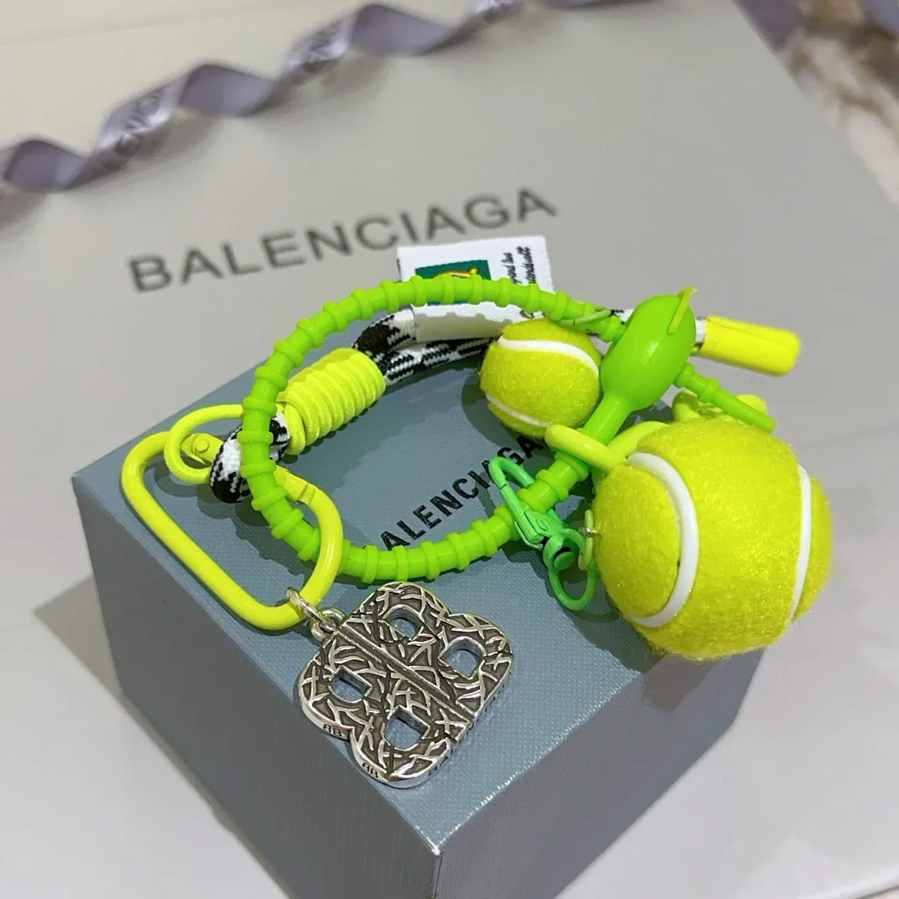 Pulseira Balenciaga Tennis Amarelo Verde Neón Cordão Charms Bola 6