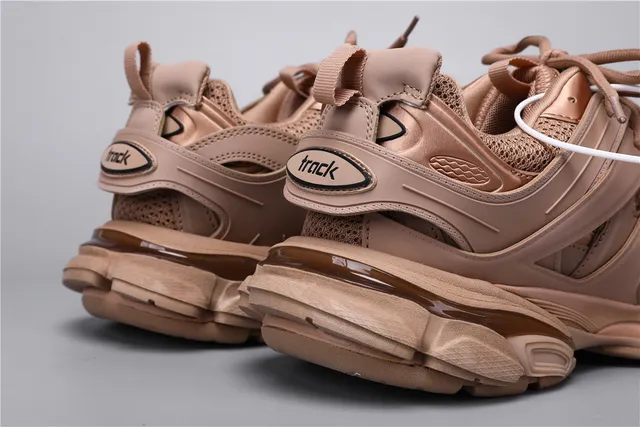 Balenciaga Track Sneaker caqui tênis chunky 2