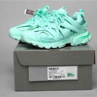 Balenciaga Track أخضر فاتح سميك