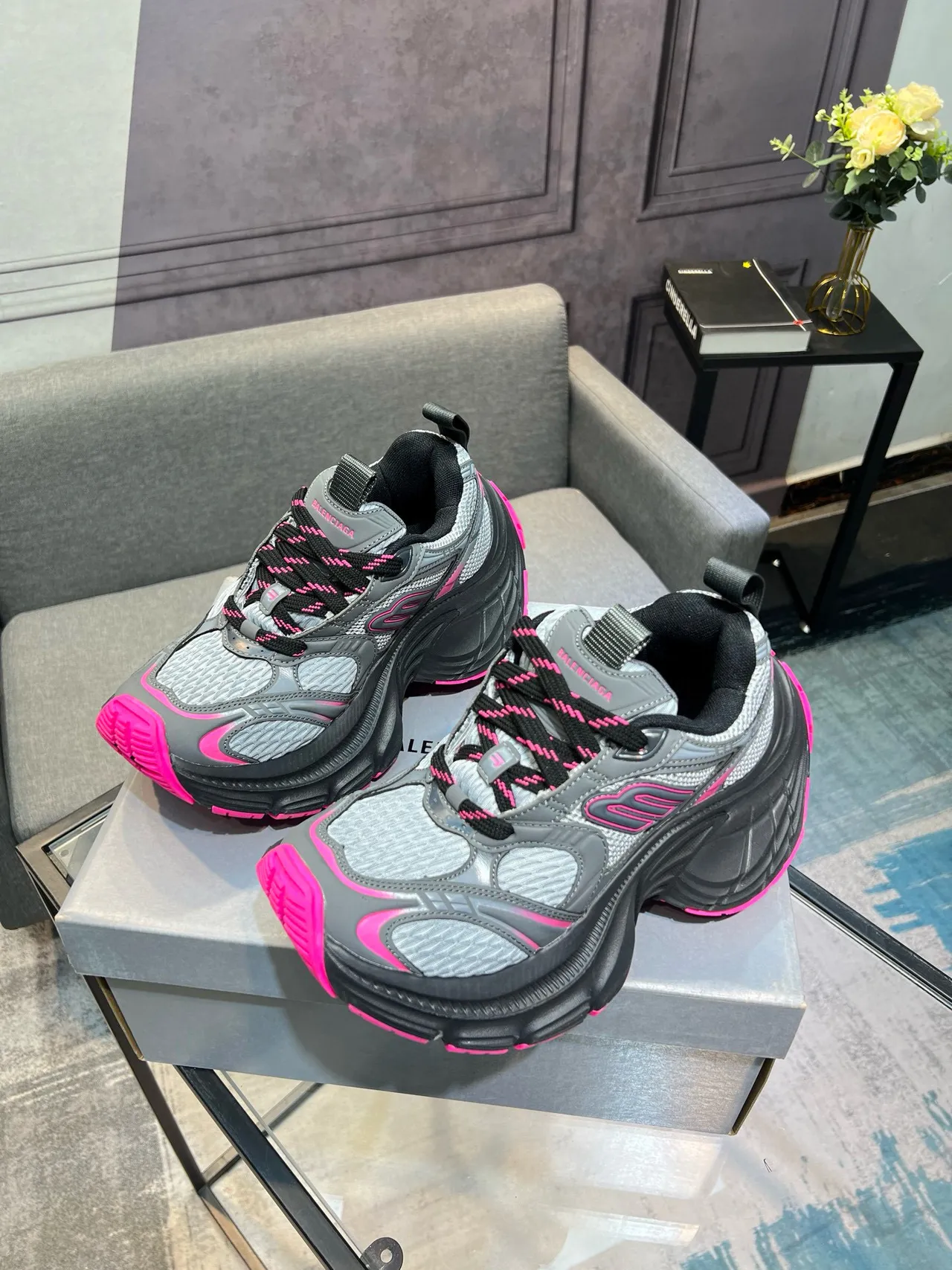 Balenciaga Track Trainer gris noir rose chunky sneakers 3
