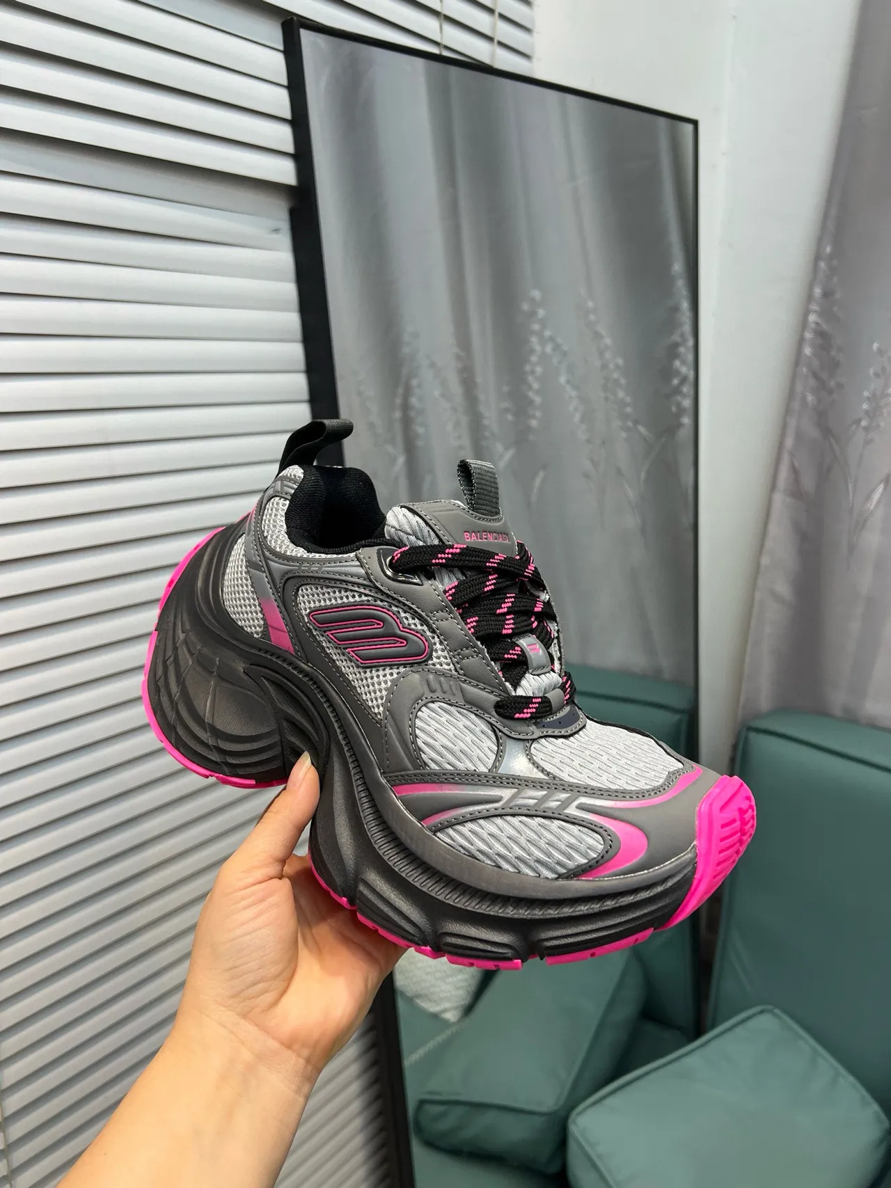Balenciaga Track Trainer gris noir rose chunky sneakers 6