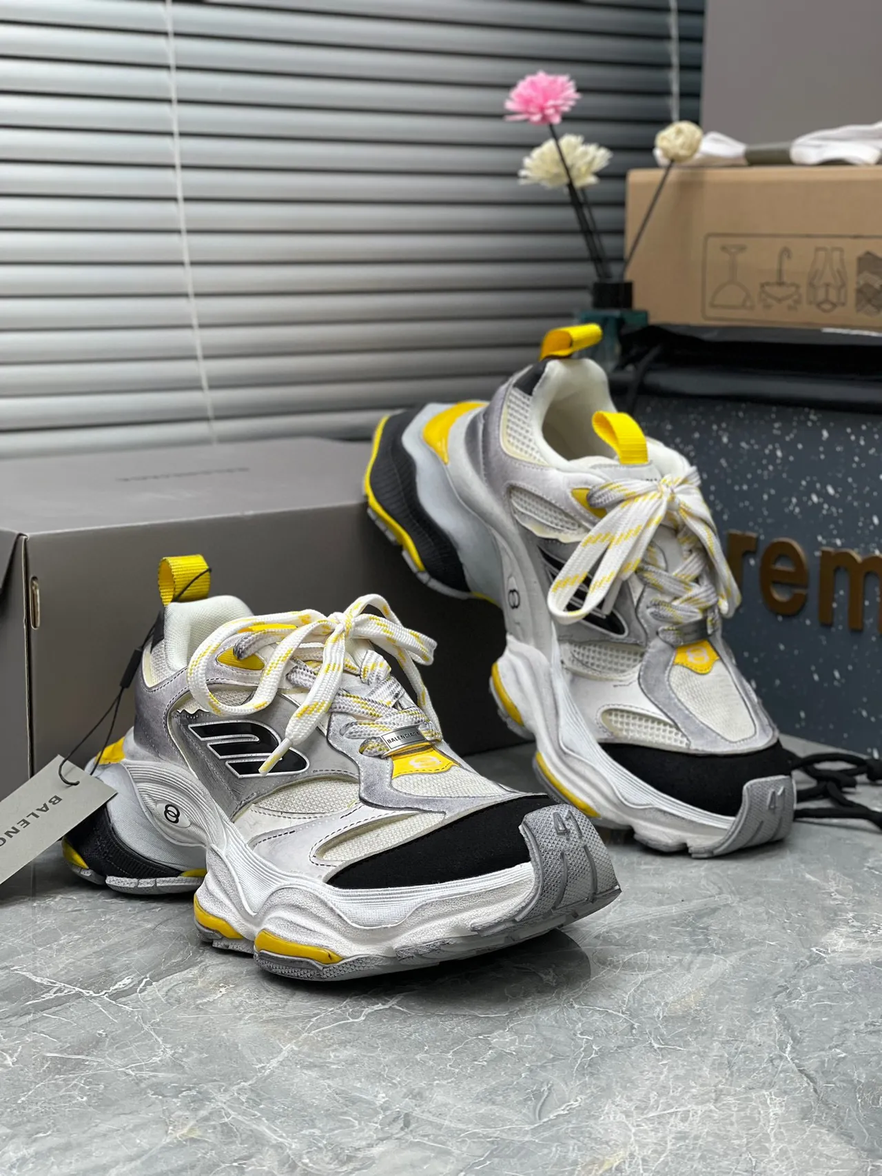 Balenciaga Track Trainer zapatillas chunky blancas, grises, negras, amarillas 7