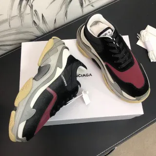 Balenciaga Triple S Black Burgundy Gray حذاء رياضي سميك