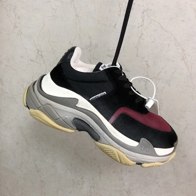 Balenciaga Triple S Black Burgundy Gray حذاء رياضي سميك 5