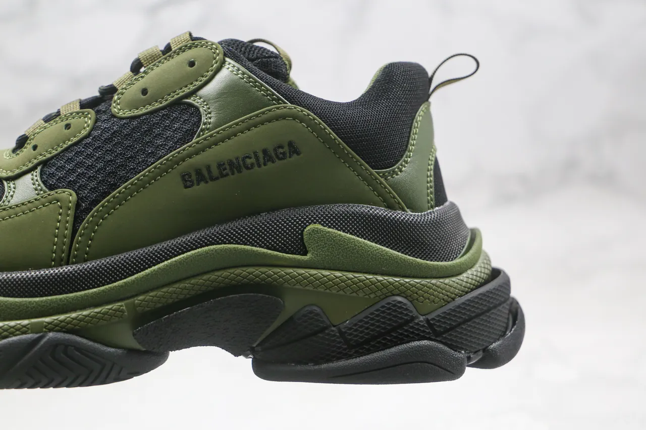 Balenciaga Triple S حذاء رياضي سميك أخضر زيتوني وأسود 3