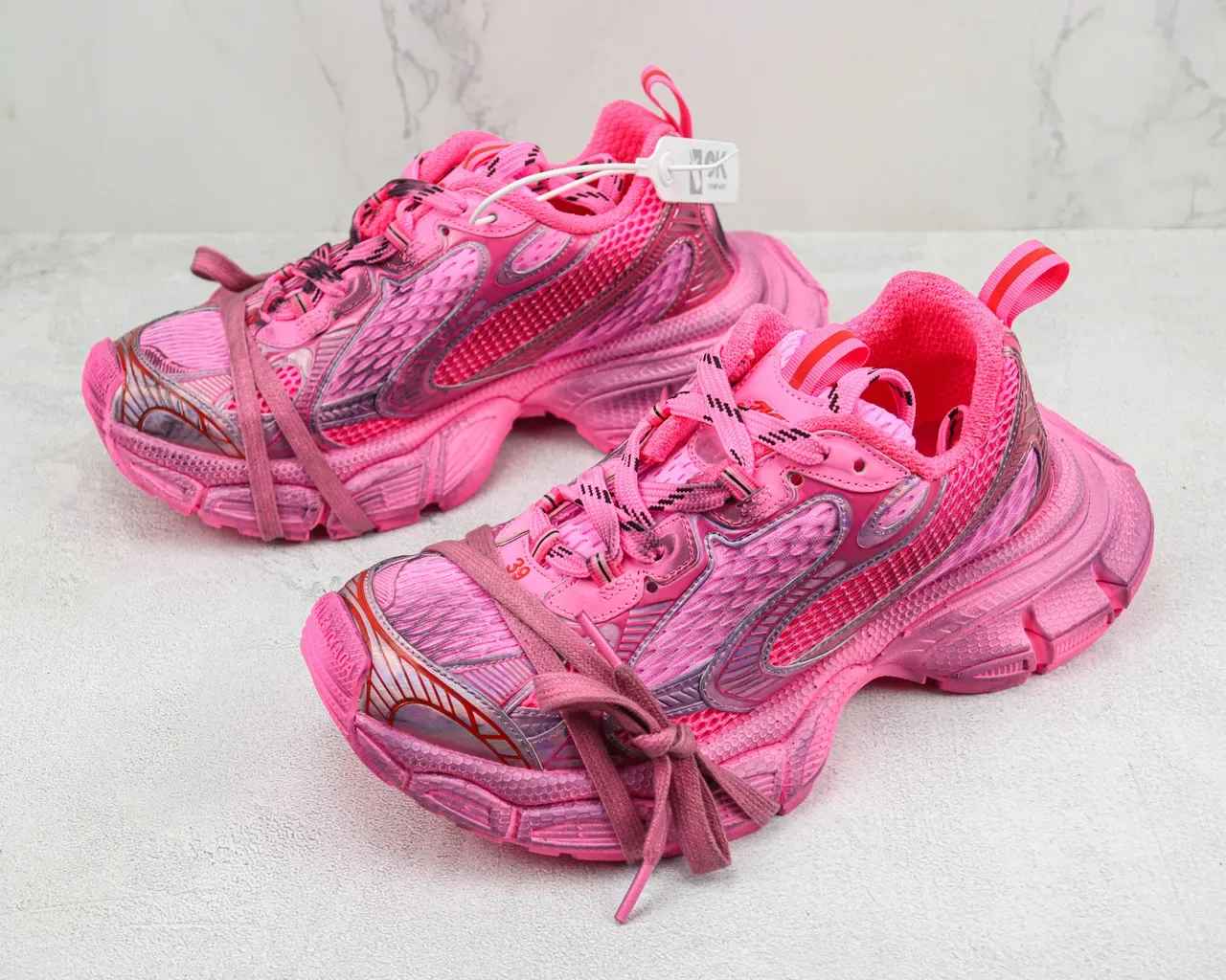 Balenciaga Triple S sneakers chunky semelle rose upper maille superposition synthétique 4