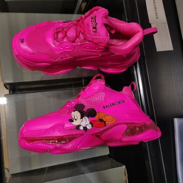 Balenciaga Triple S baskets chunky semelle oversized transparente en maille sur la tige supérieure rose 3