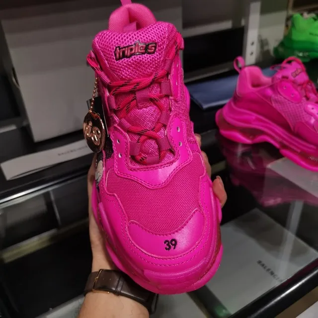 Balenciaga Triple S baskets chunky semelle oversized transparente en maille sur la tige supérieure rose 4