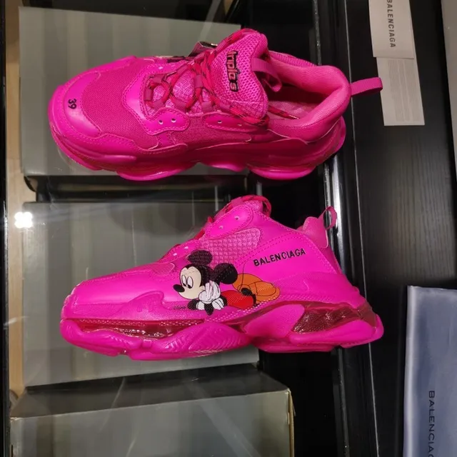 Balenciaga Triple S baskets chunky semelle oversized transparente en maille sur la tige supérieure rose 6