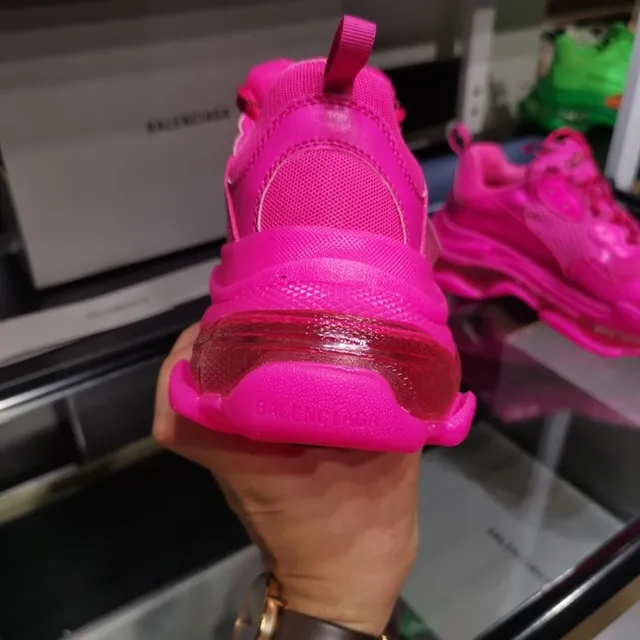 Balenciaga Triple S baskets chunky semelle oversized transparente en maille sur la tige supérieure rose 7