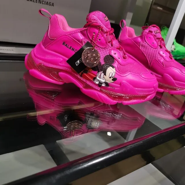 Balenciaga Triple S baskets chunky semelle oversized transparente en maille sur la tige supérieure rose 8