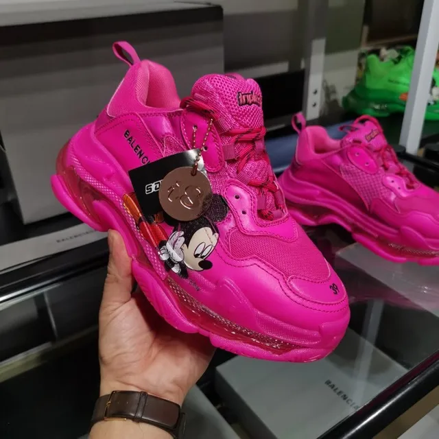 Balenciaga Triple S baskets chunky semelle oversized transparente en maille sur la tige supérieure rose 9