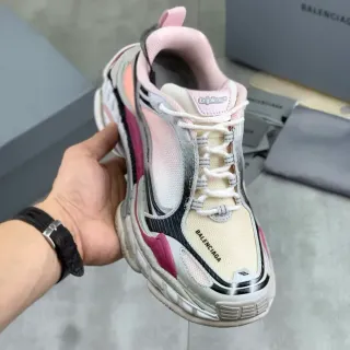 Balenciaga Triple S Runner Tênis chunky rosa e creme