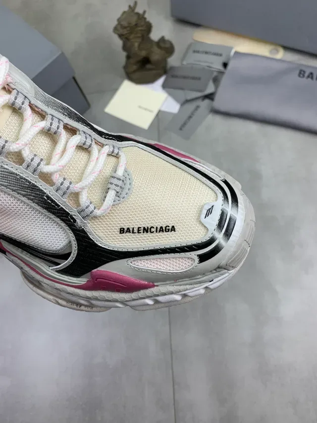 Balenciaga Triple S Runner Chaussures chunky roses et crème 5