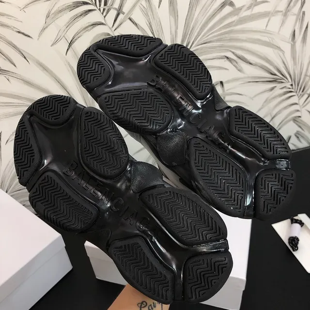 Balenciaga Triple S Prateado Cinza Preto Tênis com sola grossa 2