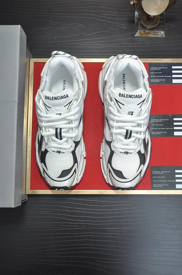 Balenciaga sneakers blanches noires à upper mesh et synthétique oversized sculpted midsole chunky sneakers 4