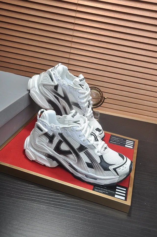 Balenciaga sneakers blanches noires à upper mesh et synthétique oversized sculpted midsole chunky sneakers 6
