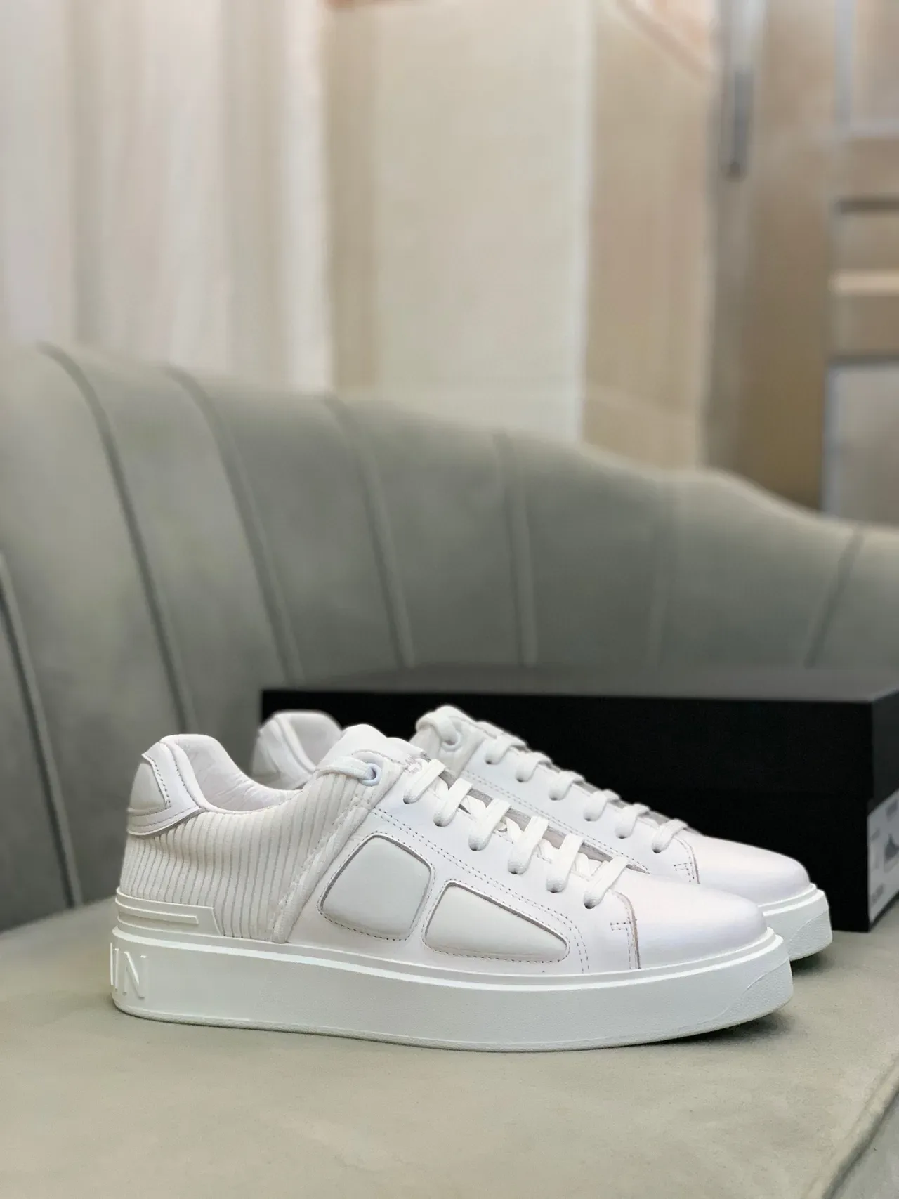 Balmain B-Court Chaussures Lifestyle en Cuir Tout Blanc 7