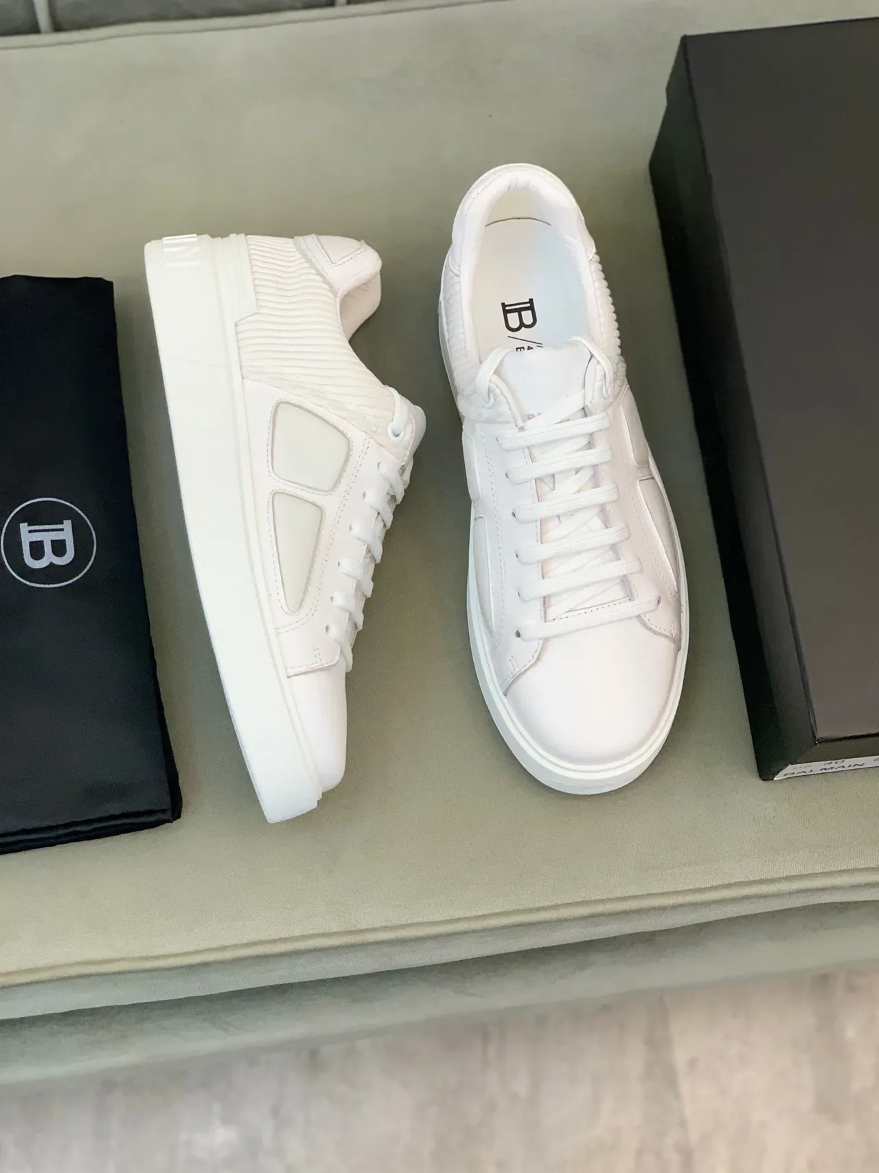 Balmain B-Court Chaussures Lifestyle en Cuir Tout Blanc 8