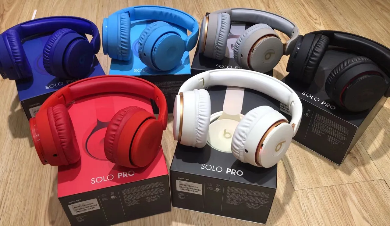 Beats Solo Pro Over-Ear Headphones 10