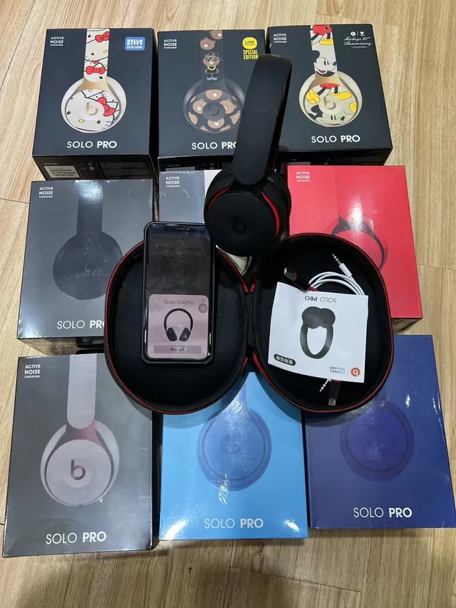 Beats Solo Pro Over-Ear Headphones 12