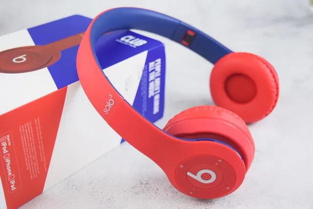 Beats Solo³ Wireless Club Collection Red Over-Ear Headphones 5