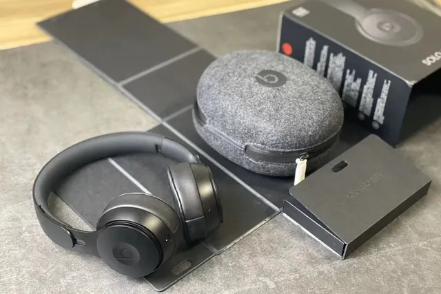 Beats White Gold Compact Matte Finish Over-ear Headphones 20