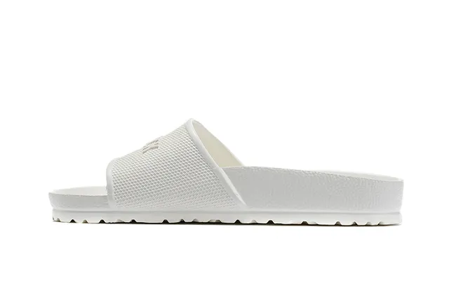 Birkenstock Arizona Sandales blanches monochromes à bride texturée 4