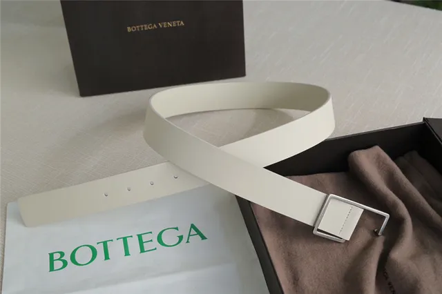 Bottega Veneta Andiamo Ceinture en cuir noir 17