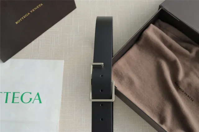 Bottega Veneta Andiamo Ceinture en cuir noir 21