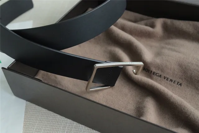 Bottega Veneta Andiamo Ceinture en cuir noir 23