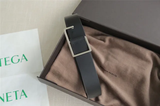 Bottega Veneta Andiamo Ceinture en cuir noir 24
