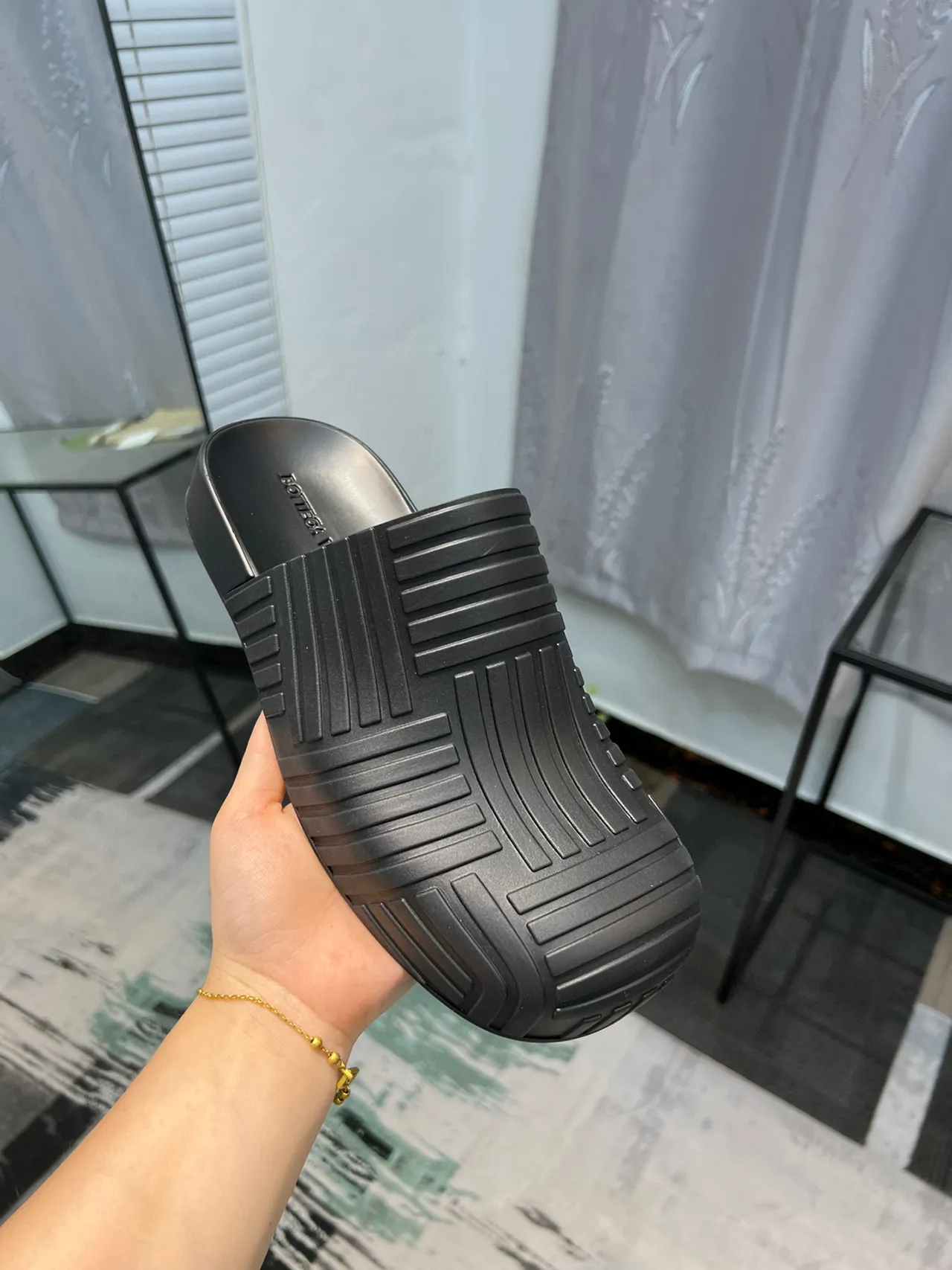 Bottega Veneta Andiamo Noir côtelé caoutchouc pantoufle 6