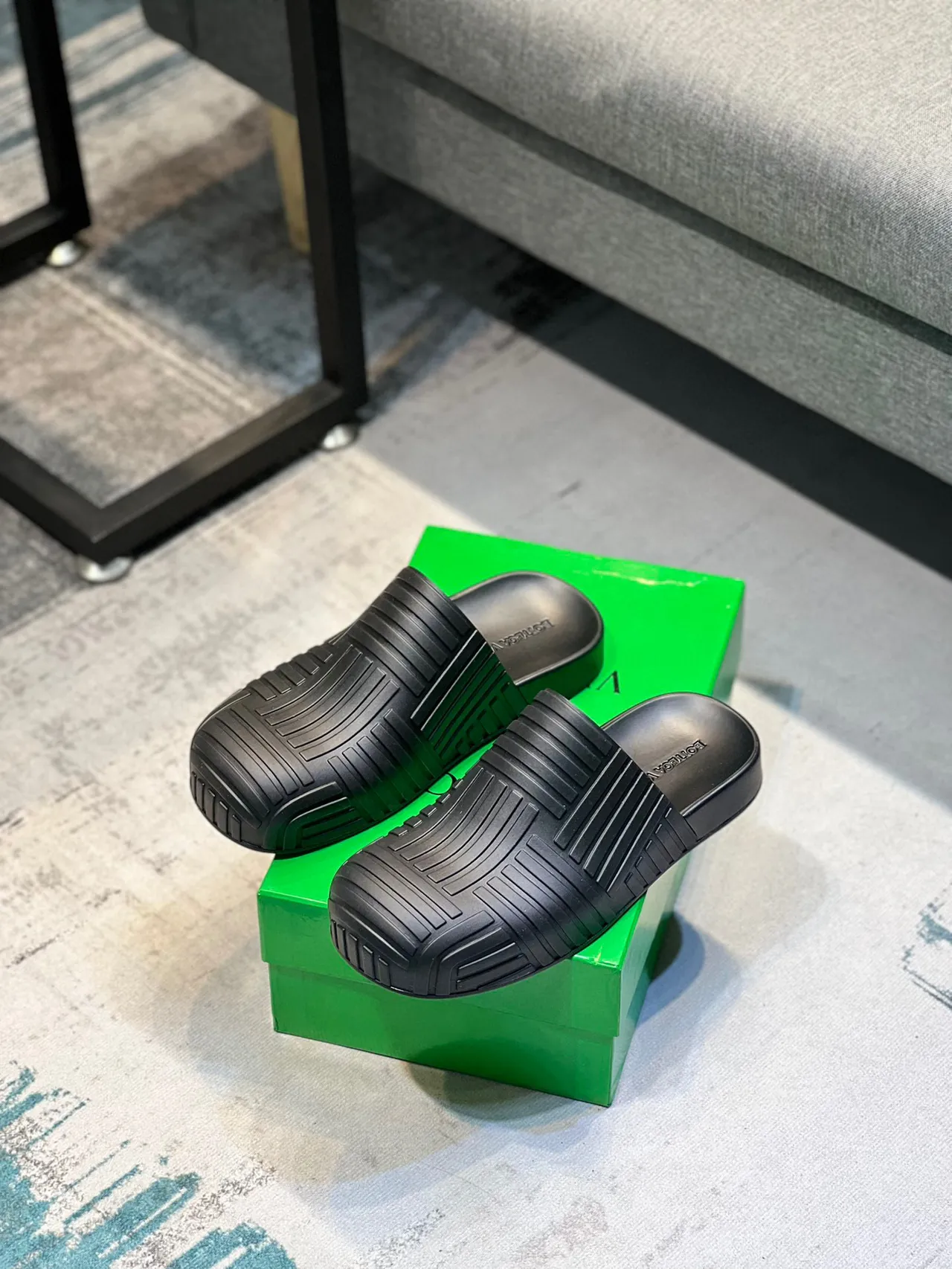 Bottega Veneta Andiamo Noir côtelé caoutchouc pantoufle 7