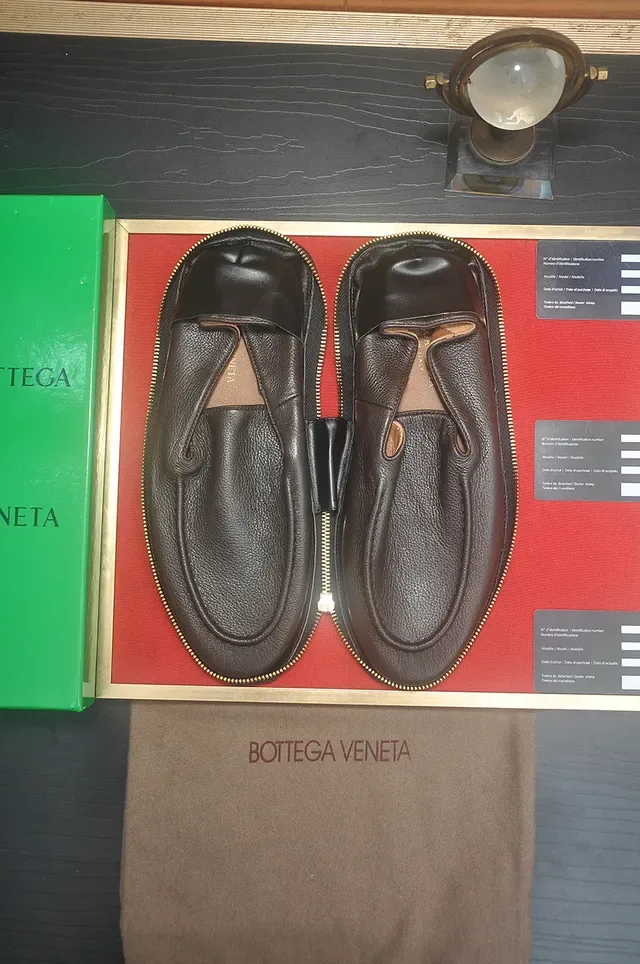 Bottega Veneta Marrom Bege Couro Granulado Loafer Mocassim Costurado no Dedo 5