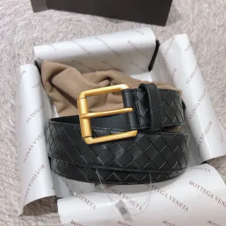 Bottega Veneta Intrecciato पट्टा काला सुनहरा बुना हुआ आयताकार बकल चमड़ा पट्टा