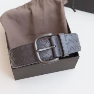 Bottega Veneta Intrecciato ग्रे चमड़े का बुनकर पट्टा
