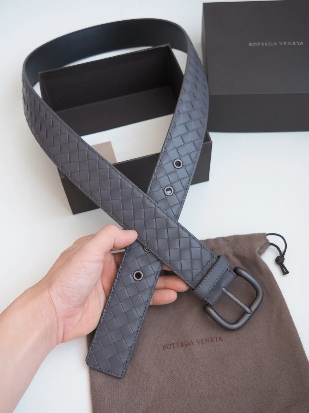 Bottega Veneta Intrecciato Ceinture en cuir gris tressée 4