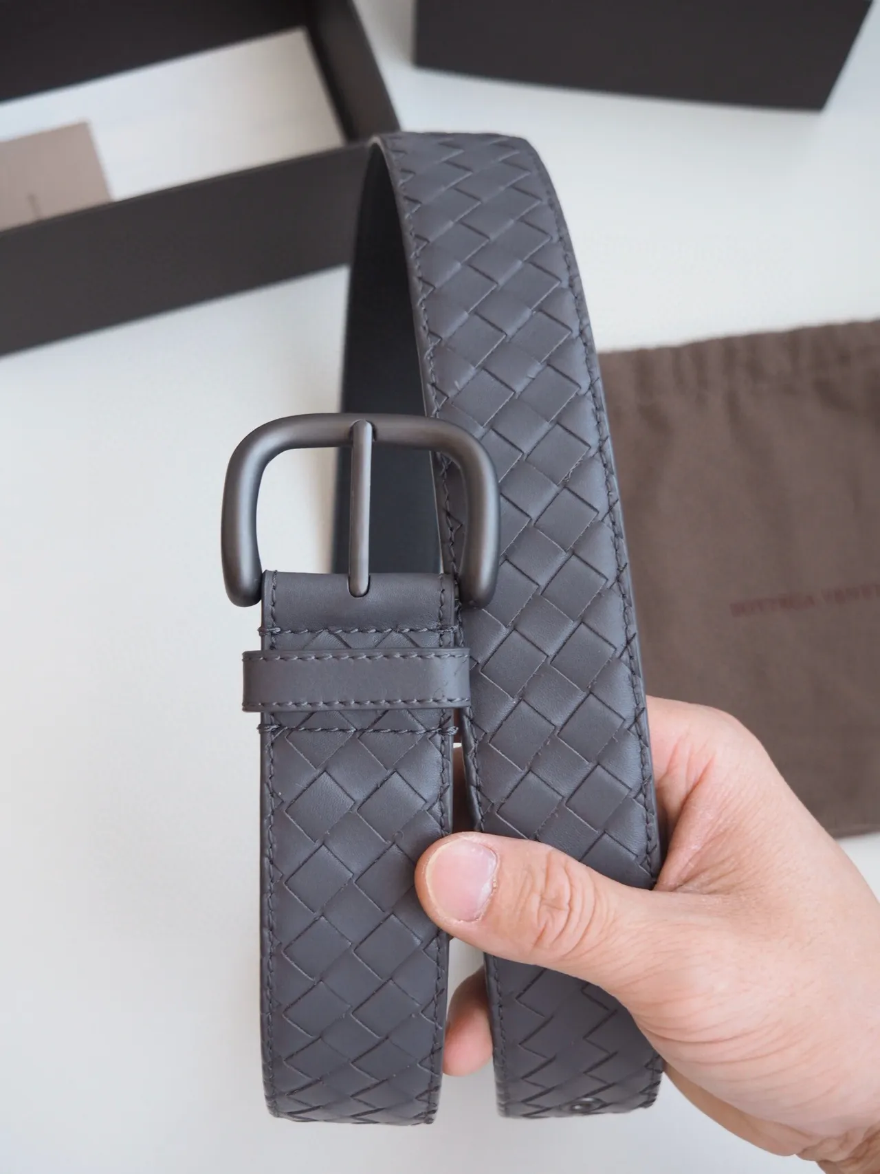 Bottega Veneta Intrecciato Ceinture en cuir gris tressée 7