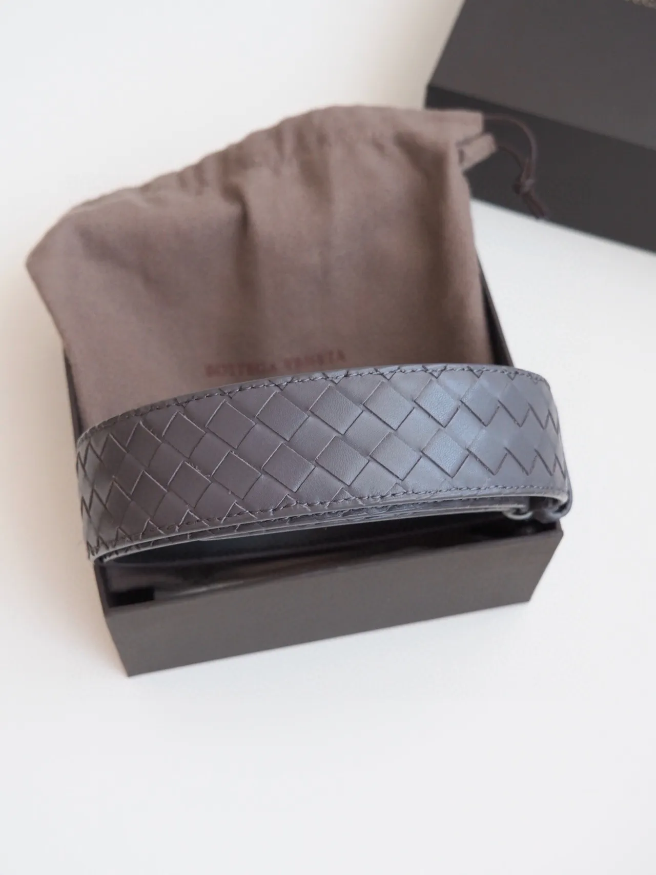 Bottega Veneta Intrecciato Ceinture en cuir gris tressée 9