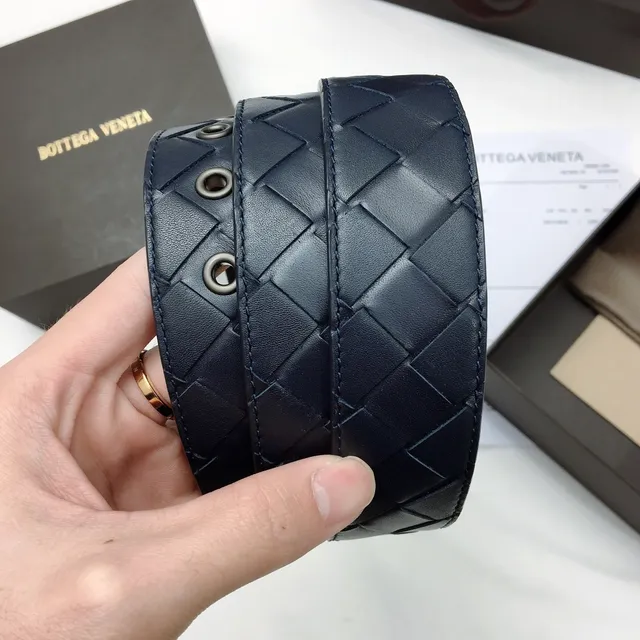 Bottega Veneta Intrecciato Ceinture en Cuir Tricotée Bleu Marine 2
