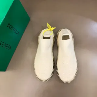 Bottega Veneta 白针织鞋面锯齿鞋底边缘运动鞋