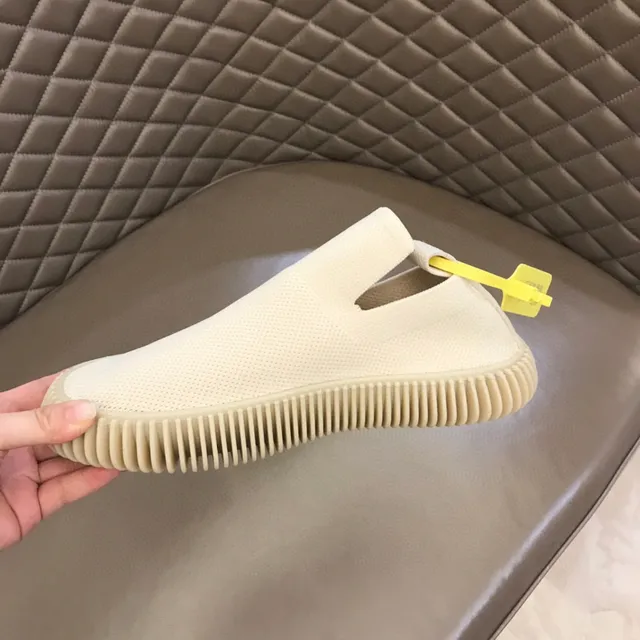 Bottega Veneta Tênis Brancos com Upper de Tricô Borda da Sola Serrilhada 3