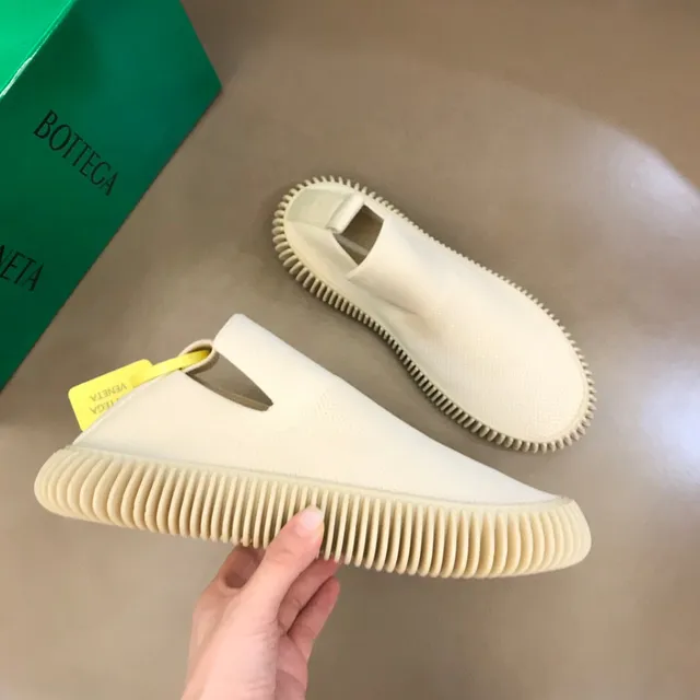 Bottega Veneta Tênis Brancos com Upper de Tricô Borda da Sola Serrilhada 7