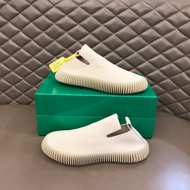 Bottega Veneta Tênis Brancos com Upper de Tricô Borda da Sola Serrilhada 8